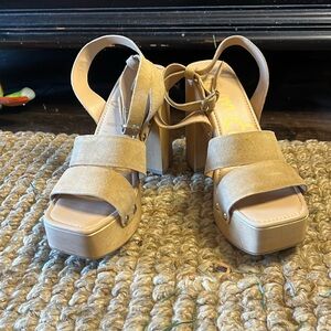Tan Suede Platform sandals. wooden block heel.